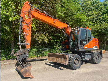 Escavatore gommato DOOSAN DX165W