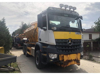 Mezzo spazzaneve Mercedes-Benz Arocs 2633 6x4 piaskarka solarka pług: foto 5 Mezzo spazzaneve Mercedes-Benz Arocs 2633 6x4 piaskarka solarka pług: foto 5