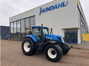 Trattore NEW HOLLAND T7.220