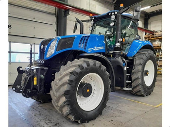 Trattore NEW HOLLAND T8