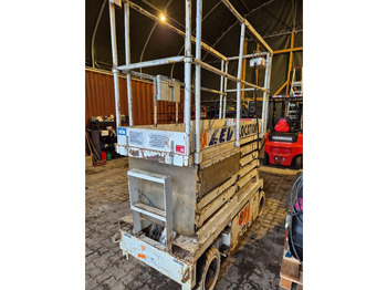 Piattaforma a pantografo Pinguely Haulotte H800E // 2 personers: foto 4