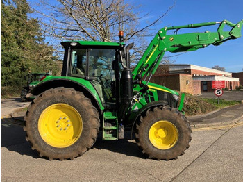 Trattore JOHN DEERE 6110M