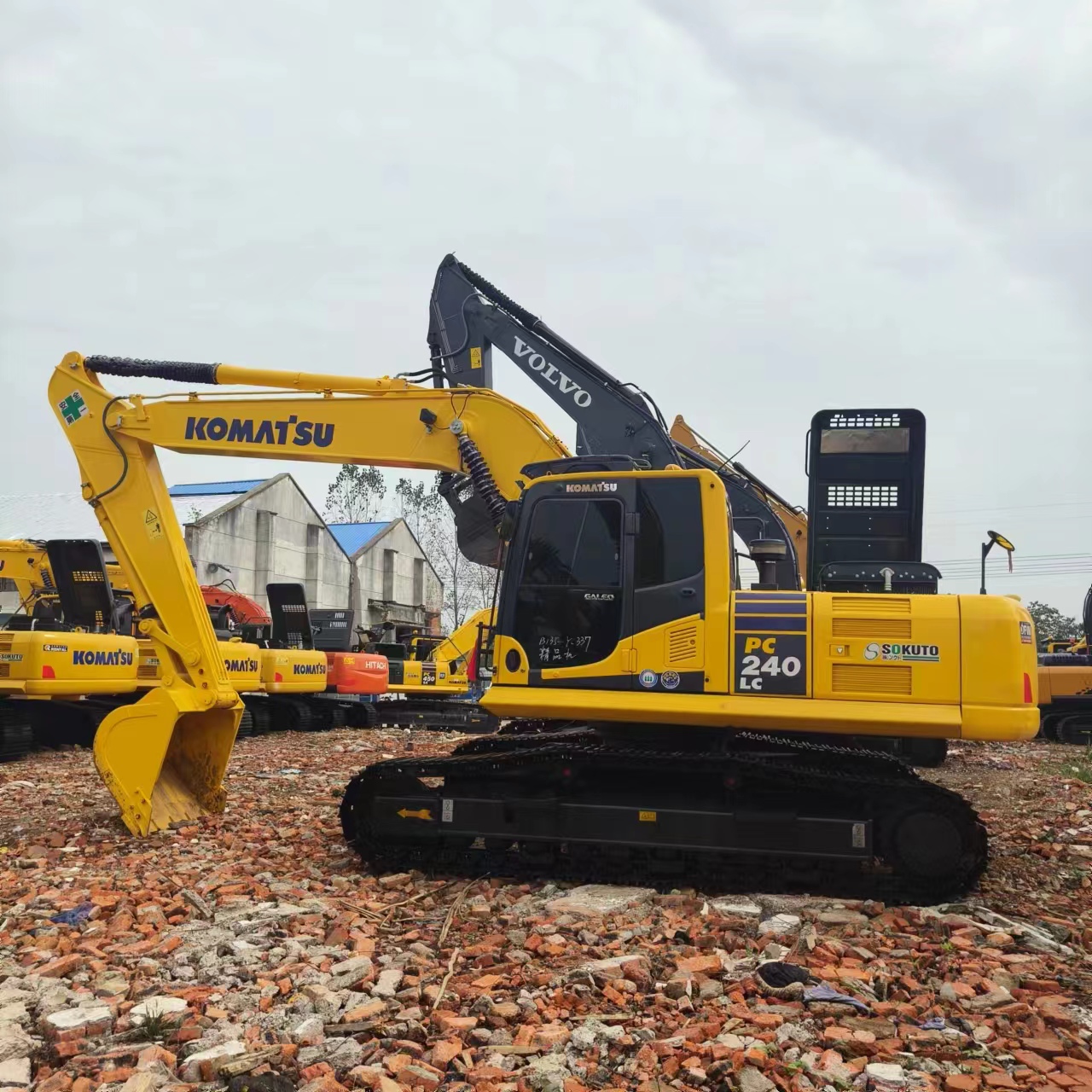 Escavatore cingolato KOMATSU PC240