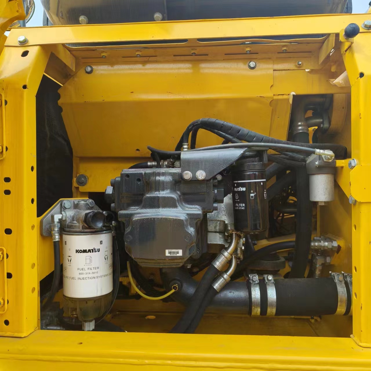 Escavatore cingolato KOMATSU PC240: foto 5