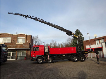 Camion con gru MAN