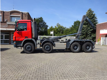 Autocarro scarrabile Mercedes-Benz 3246 Actros Abroller K45 8x4 Knickhacken: foto 3 Autocarro scarrabile Mercedes-Benz 3246 Actros Abroller K45 8x4 Knickhacken: foto 3