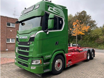 Autocarro scarrabile SCANIA S 580