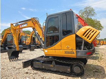 Miniescavatore XCMG XE60DA