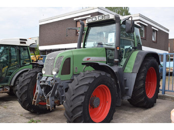 Trattore FENDT 700 Vario