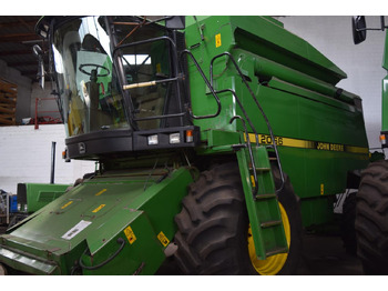 Mietitrebbia JOHN DEERE 2066