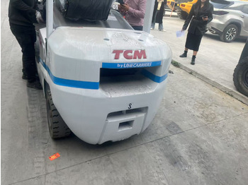 Carrello elevatore diesel TCM FD30: foto 3