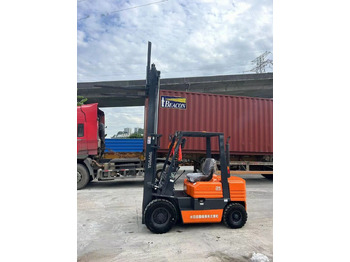 Carrello elevatore diesel Toyota FD25: foto 2 Carrello elevatore diesel Toyota FD25: foto 2