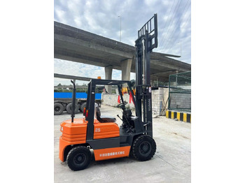 Carrello elevatore diesel Toyota FD25: foto 5 Carrello elevatore diesel Toyota FD25: foto 5