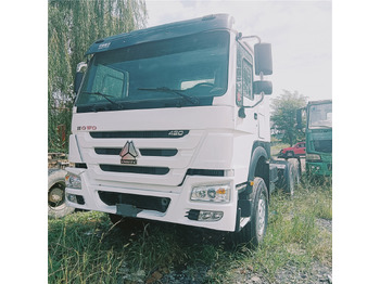 Trattore stradale SINOTRUK