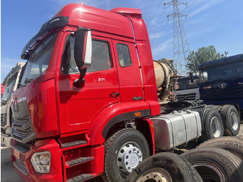 Trattore stradale SINOTRUK