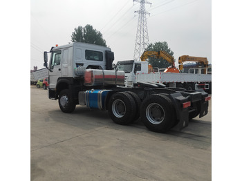 Trattore stradale SINOTRUK