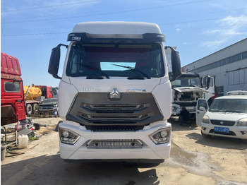 Trattore stradale SINOTRUK Trailer head: foto 2