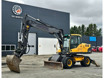 Escavatore gommato VOLVO EW160C