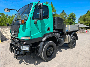 Autocarro con pianale/ Cassone fisso UNIMOG U20