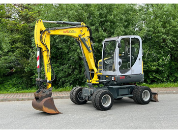 Escavatore gommato WACKER