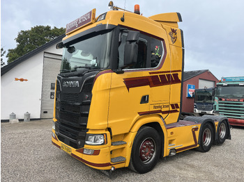 Trattore stradale SCANIA S 580