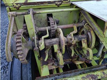 Pressa quadra CLAAS Markant 50 sitoja: foto 3 Pressa quadra CLAAS Markant 50 sitoja: foto 3