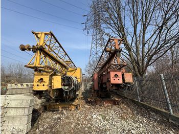 Gru automontante LIEBHERR