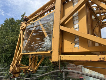 Gru automontante LIEBHERR