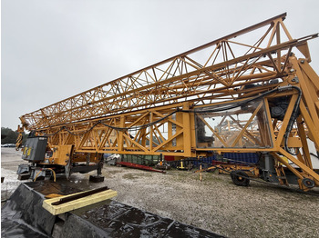 Gru automontante LIEBHERR