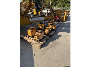 Gru automontante LIEBHERR