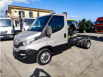 Camion con gru IVECO Daily