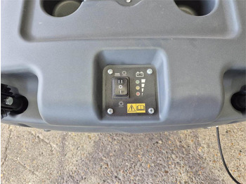 Spazzatrice stradale Nilfisk SW 750: foto 4 Spazzatrice stradale Nilfisk SW 750: foto 4