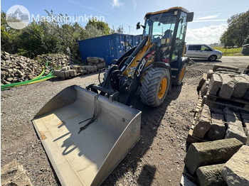 Pala gommata JCB 409