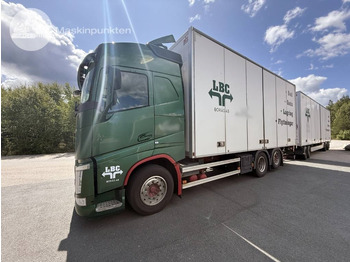 Autocarro furgonato VOLVO FH
