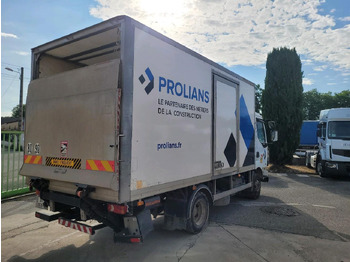 Autocarro furgonato RENAULT MIDLUM 180 DXL: foto 4 Autocarro furgonato RENAULT MIDLUM 180 DXL: foto 4