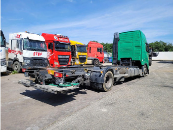 Autocarro portacontainer/ Caisse interchangeable VOLVO FH12 420 GLOBETROTTER: foto 4 Autocarro portacontainer/ Caisse interchangeable VOLVO FH12 420 GLOBETROTTER: foto 4