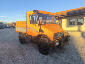 Autocarro ribaltabile UNIMOG U90