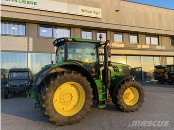 Trattore JOHN DEERE 6215R