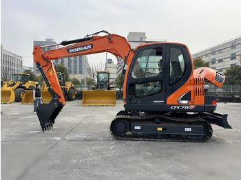 Escavatore cingolato DOOSAN DX75