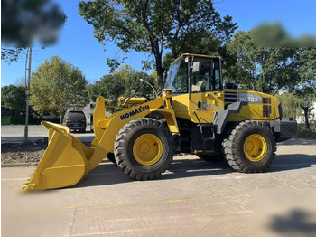 Pala gommata KOMATSU WA320-5