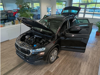 SUV/ Fuoristrada Skoda Karoq Selection 1,5TSI*NAVI*AHK-VORBER*LED*R-KAM: foto 2