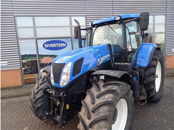 Trattore NEW HOLLAND T7.220
