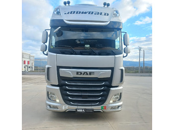 Trattore stradale DAF XF 530