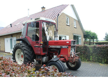 Trattore INTERNATIONAL