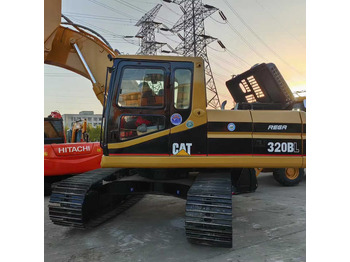 Escavatore CATERPILLAR 320CL