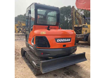 Escavatore cingolato DOOSAN DX60