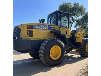 Pala gommata KOMATSU WA320-5