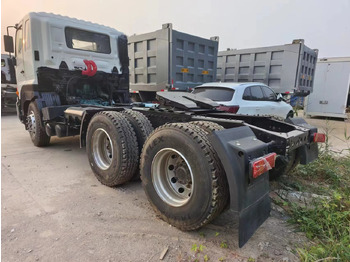 Trattore stradale HINO