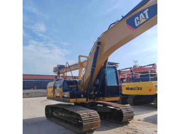 Escavatore cingolato CATERPILLAR 320D2