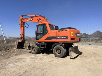 Escavatore gommato DOOSAN DH210W-7